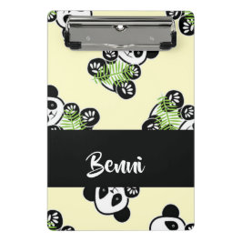 Panda bear with green bamboo leaves mini klemmbrett