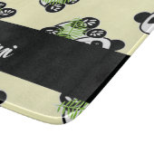 Panda bear with green bamboo leaves schneidebrett (Ecke)