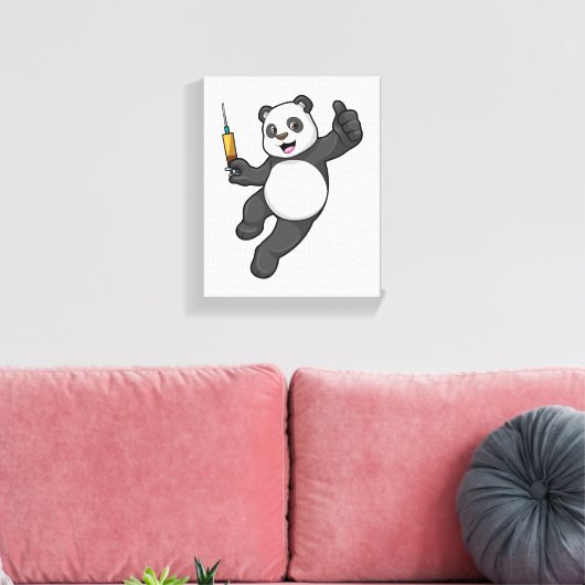 Panda bei Impfung mit Spritze Leinwanddruck (Insitu (Wohnzimmer))