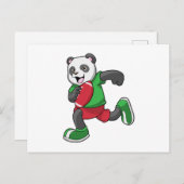 Panda beim Fußball mit Ausrüstung Postkarte (Vorne/Hinten)