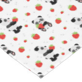 Panda fofo com morango tischdecke (Schrägansicht)