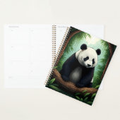 Panda in üppigem Grün Planer (Anzeige)
