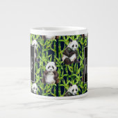 Panda mit Bambus Wasserfarbmuster| Monogramm Jumbo-Tasse (Vorderseite)