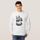 Panda mit Kaffee zum Mitnehmen T-Shirt (Vorne ganz)