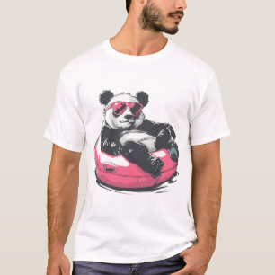Panda mit Sonnenbrille in einem rosa Schwimmring T-Shirt