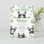 Panda-monium Panda Geburtstag Einladung (Stehend Vorderseite)
