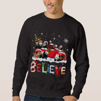 Panda Riding Red Truck Weihnachtsbaum glauben Sant Sweatshirt