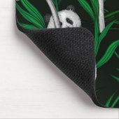 Panda-Sträucher auf dunkelgrüner Ebene Mousepad (Ecke)