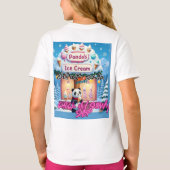 Panda takes bold step in winter wonderland T-Shirt (Rückseite)