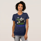 Panda trägt T - Shirt (Vorne ganz)