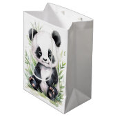 Panda und Bamboo Mittlere Geschenktüte (Vorderseite Schrägansicht)