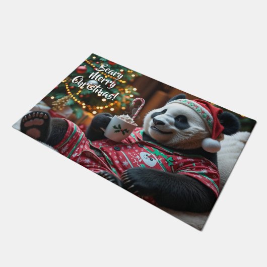 Panda-Weihnachtsbär in Pajamas Personalisiert Fußmatte (Schrägansicht)