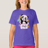 Panda windet goldene Sterne auf Regenbogenwolken T-Shirt (Vorderseite)