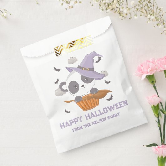 Panda Witch Hat Broom Happy Halloween Geschenktütchen (Versiegelt)
