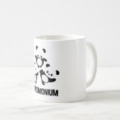 Pandamonium TShirt Funny Panda Bear Pun T-Shirt Kaffeetasse (VorderseiteRechts)