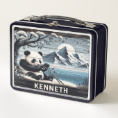 Panda's Forest Haven: Bamboo-Dulgence Metall Brotdose (Vorderseite)