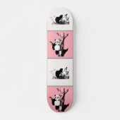 Pandas Schachbrett - Rosa Skateboard (Vorne)