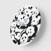 Pandas Wall Clock Big Hugs - Black White Painting Runde Wanduhr (Winkel)