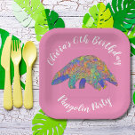 Pangolin-Party Rosa Pappteller<br><div class="desc">Für das Mädchen, das Pangolinen Lieben. Diese niedliche Pangolin lädt Tierschützer zu einer Geburtstagsparty ein. Personalisieren Sie diese Pangolin mit der Geburtstagsnummer und dem Namen des Party und Sie sind alle Set für einen lustigen Pangolin-Geburtstag. Alle Pangolinliebhaber, die gewollt haben, dieses stark gefährdete Tier zu unterstützen, sind willkommen. Illustriert von...</div>
