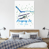 Pangong Tso India China Karte Poster. Leinwanddruck (Insitu (Schlafzimmer))