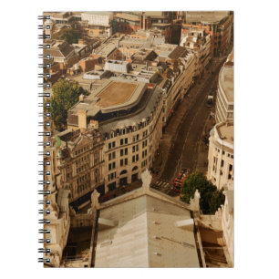 Panorama auf die Londoner Dachterrasse mit Stadtar Notizblock