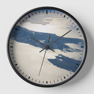 Panorama aus dem Weltraum Highlight Koch Straße Uhr