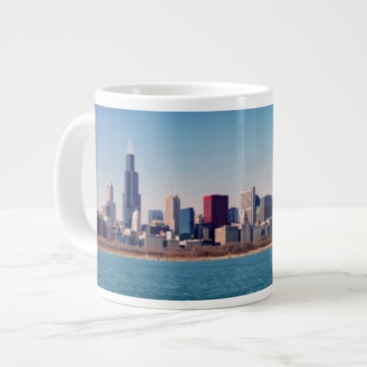 Panorama der Chicago-Skyline Jumbo-Tasse (Vorderseite Links)
