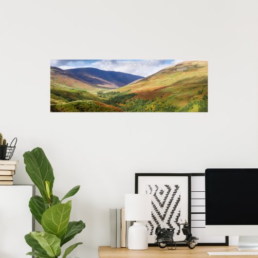 Panorama des schottischen Highlands Poster (Heimbüro)
