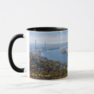 Panorama oberhalb von Alma und dem Fluss Tasse