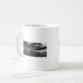 Panorama-Schwarz-weiß Brooklyn Kaffeetasse (Vorderseite Links)