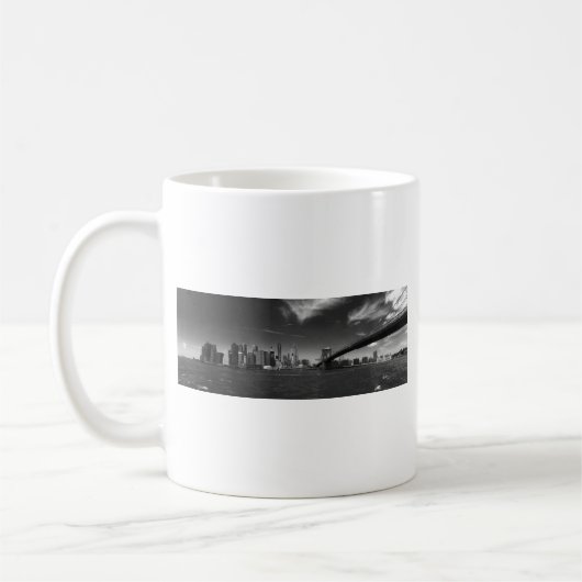 Panorama-Schwarz-weiß Brooklyn Kaffeetasse (Links)