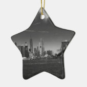 Panorama-Schwarz-weiß Brooklyn Keramik Ornament (Links)