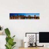 Panorama von Portland Oregon in der Nacht Poster (Heimbüro)