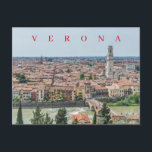 Panoramaaussicht Verona Postkarte<br><div class="desc">Ein schöner Panoramablick auf die Stadt Verona in Italien ist auf einer Postkarte gedruckt.</div>