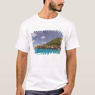 Panoramablick auf Bitter End Yacht Club Virgin T-Shirt