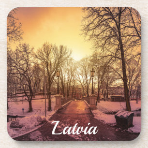 Panoramablick auf den verschneiten Park bei Sonnen Getränkeuntersetzer