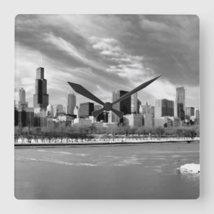 Panoramablick auf die Skyline von Chicago im Winte Quadratische Wanduhr