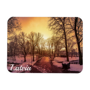 Panoramablick auf einen schneebedeckten Park währe Magnet