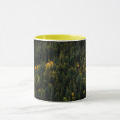 "Panoramablick auf Kiefernwald im Herbst Becher Tasse (Zentrum)