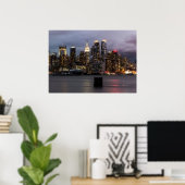 Panoramablick auf Manhattan im frühen Abend Poster (Heimbüro)