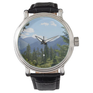 Panoramablick auf Wald und Berge in Montana Armbanduhr