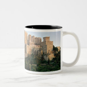 Panoramablick der Akropolises Zweifarbige Tasse
