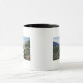 Panoramablick des Standorts mit dem tholos Tempel Tasse (Zentrum)