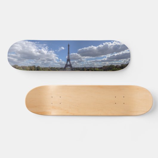 Panoramasicht auf den Eiffelturm von Trocadero aus Skateboard (Horizontal)