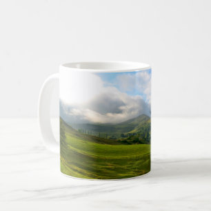 Panoramasicht auf die Bergwiese Kaffeetasse
