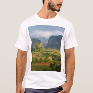 Panoramische Tallandschaft, Kuba T-Shirt