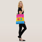 Pansexualitäts-Stolzflagge mit Text Tasche (Am Model)