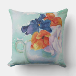 PANSY-BLUME IN EINEM TEACUP-PATIENT KISSEN