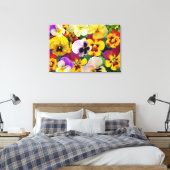 Pansy Blume ~ überzogene Leinwand (Insitu (Schlafzimmer))