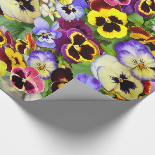 Pansy Collage Geschenkpapier (Ecke)